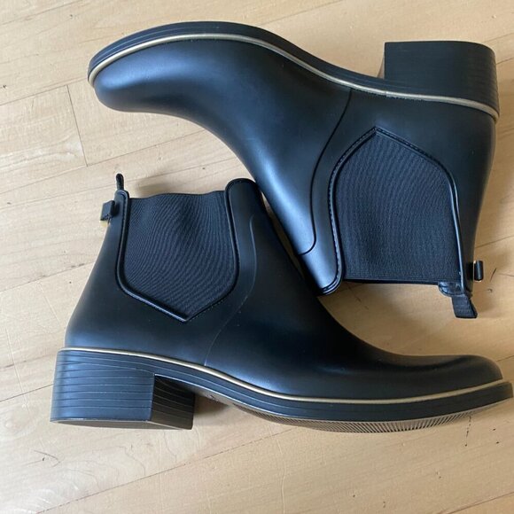 Kate Spade Women black "Solstice" ankle rainboots *Missized sz 10/11 - Picture 2 of 6